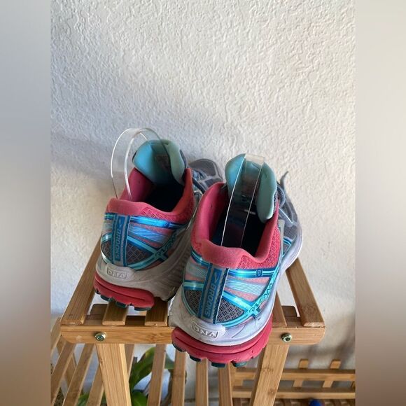 Brooks - Picture 2 of 6